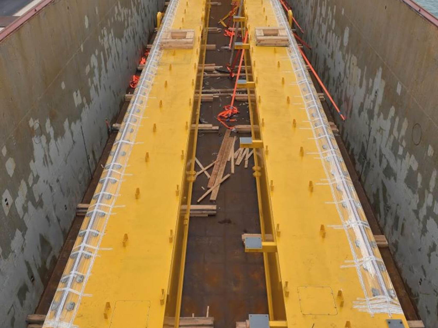 Girders for the assembly cranes